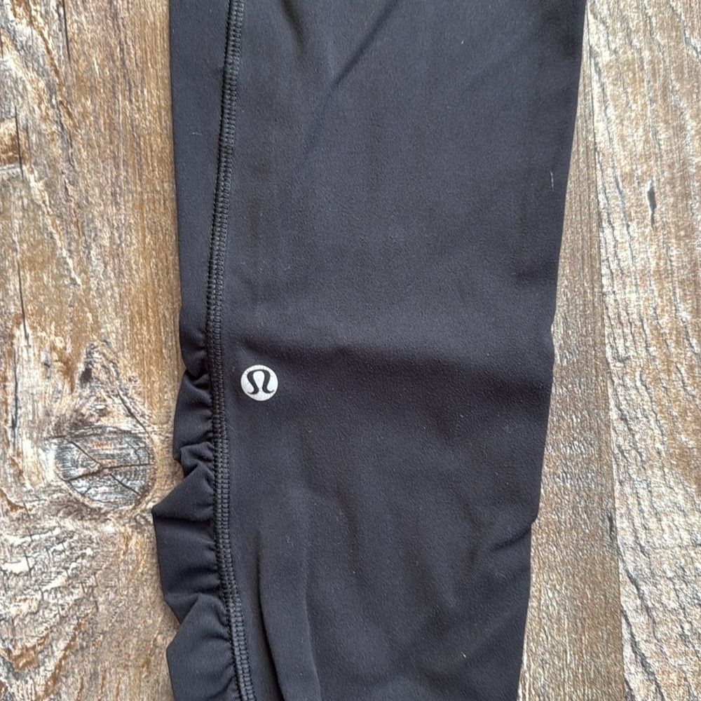Lululemon | Ruffle/ Ruched Leggings - Picture 6 of 10